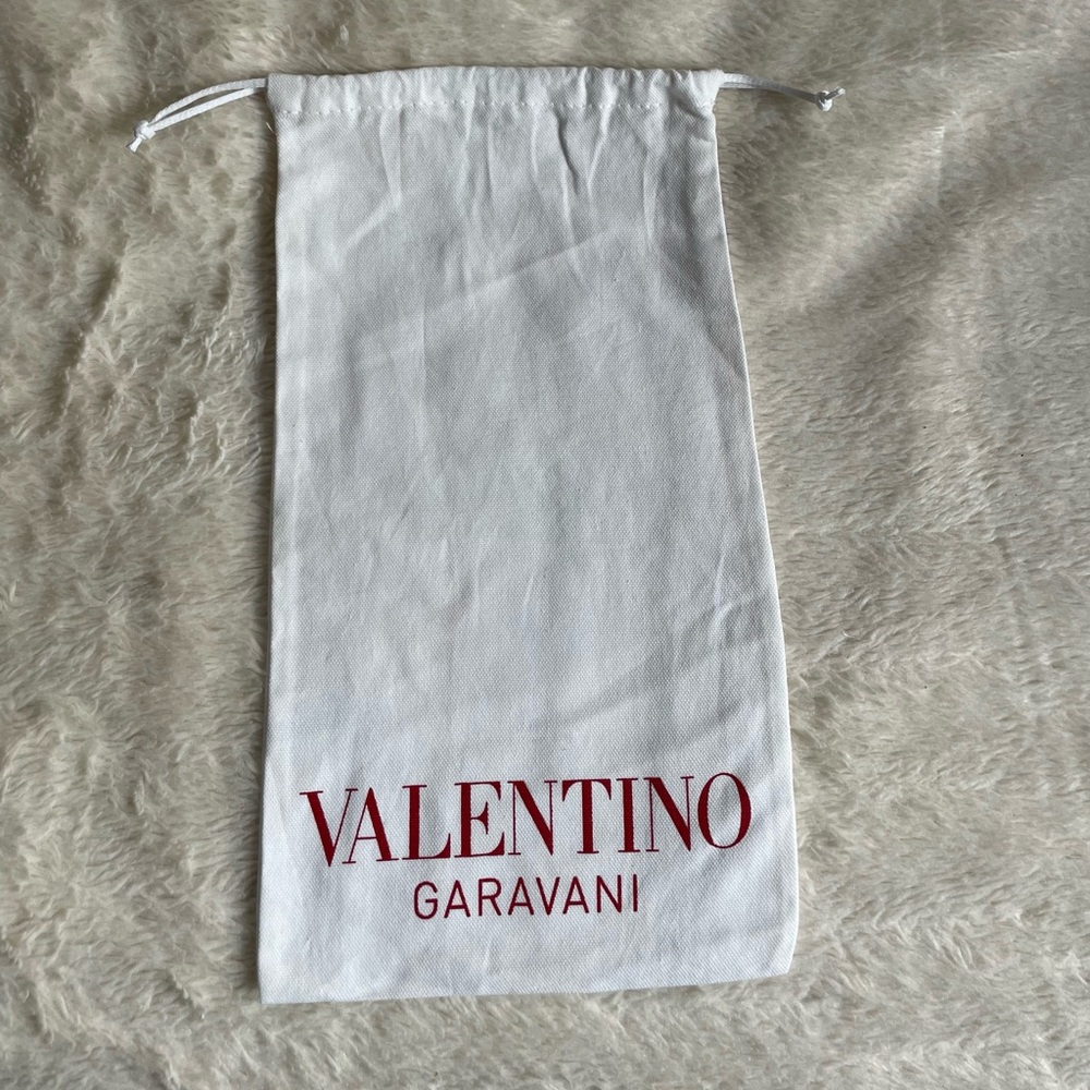 Valentino Garavani White Dust Bag ✨